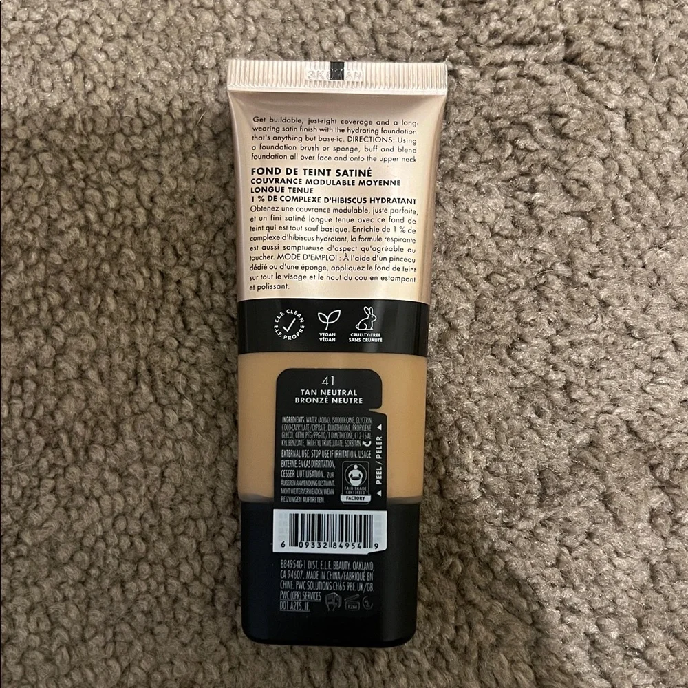 Soft Glam Satin Foundation in 41 Tan Neutral